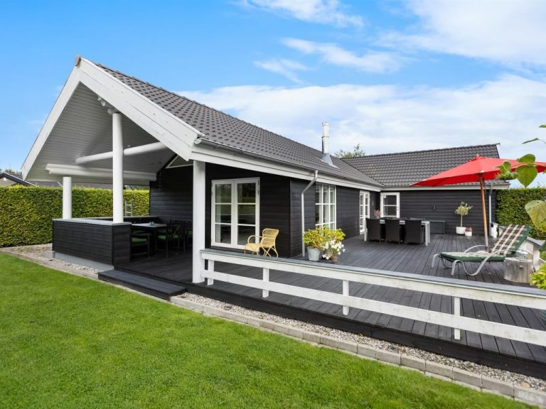 "Falki" - 320m from the sea | Boeken bij Flickmyhouse