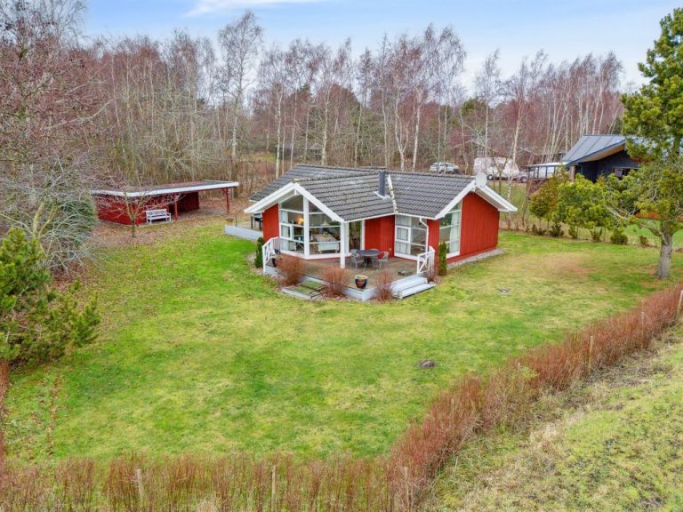 "Hjalmine" - 225m from the sea | Boeken bij Flickmyhouse