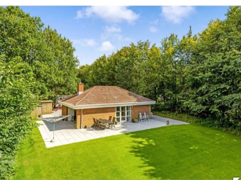 "Wilma" - 30km from the sea | Boeken bij Flickmyhouse