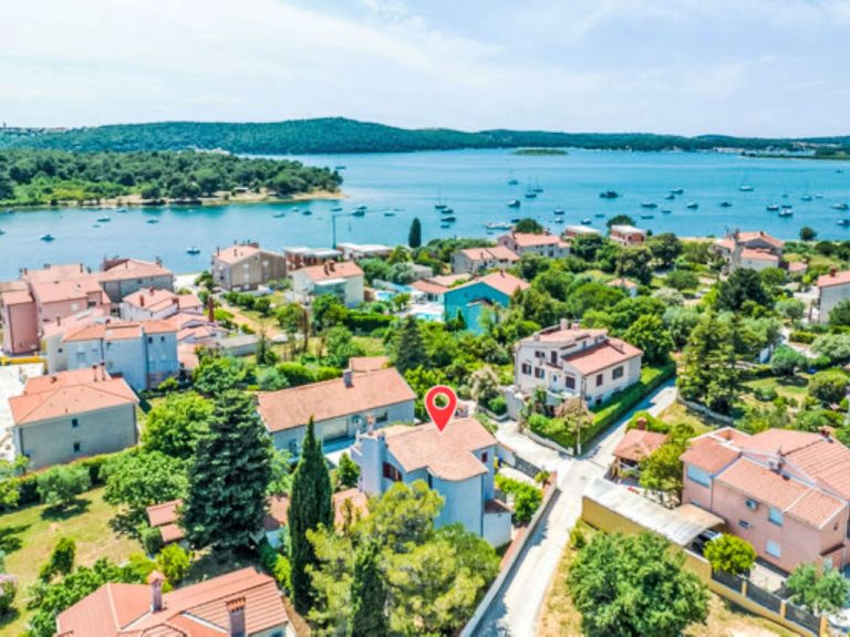 Casa Meazza | Boeken bij Flickmyhouse