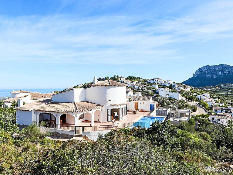 Casa Salvador | Boeken bij Flickmyhouse