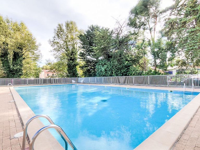 Les Bastides de Grand Stade | Boeken bij Flickmyhouse