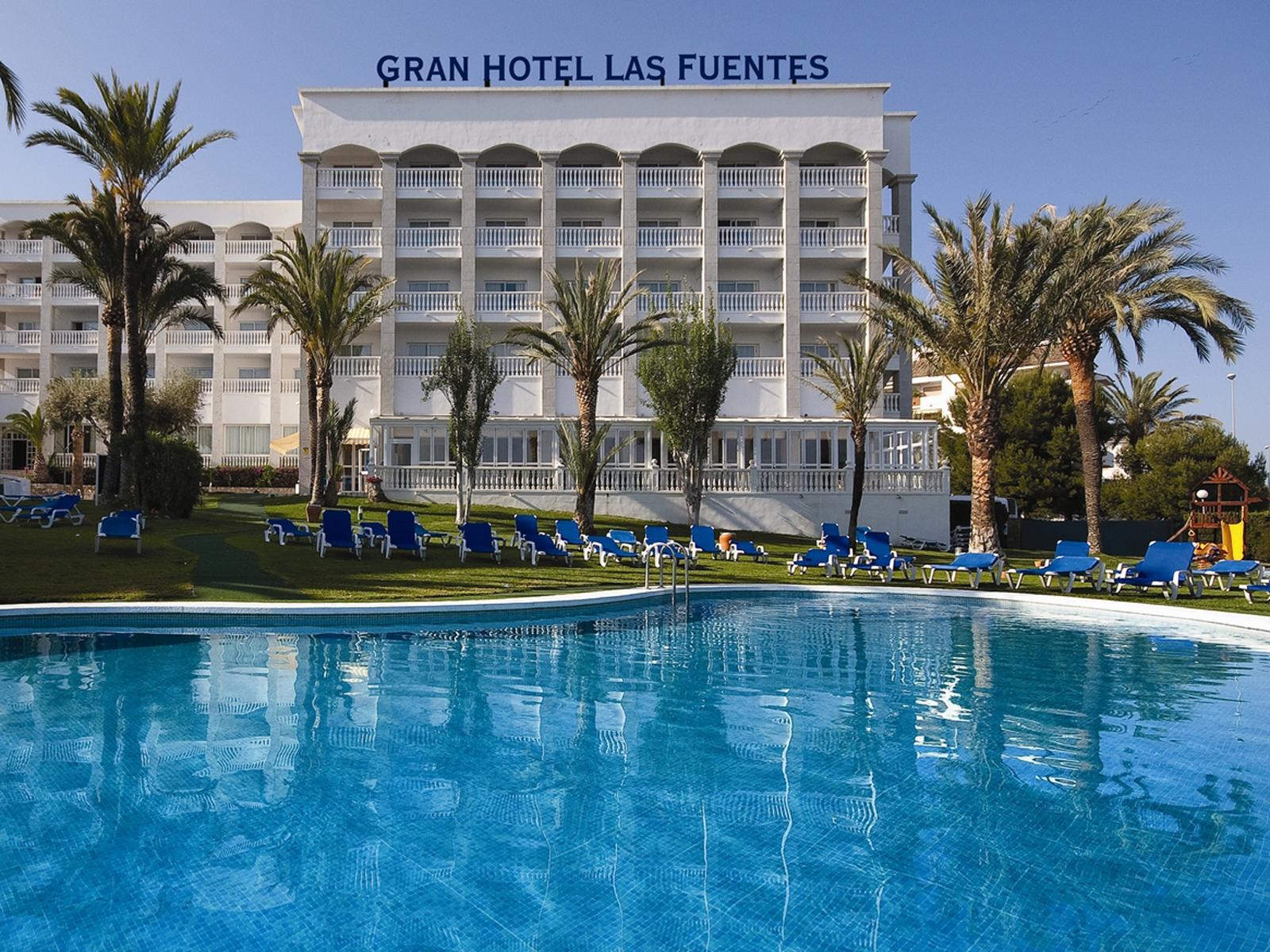 LiggingDit hotel ligt in een van de exclusieve complexen van Las Fuentes