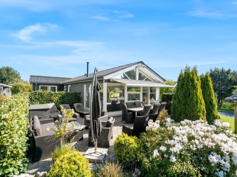 "Stina" - 600m from the sea | Boeken bij Flickmyhouse