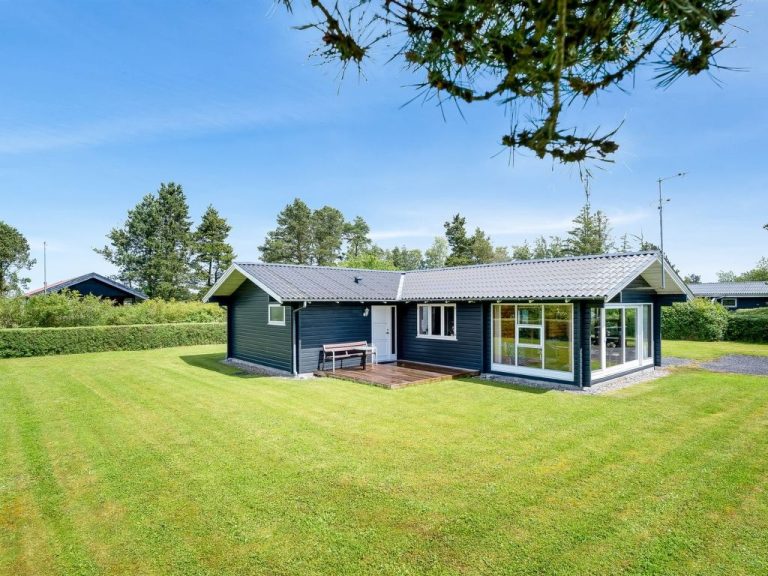 "Lodden" - 600m from the sea | Boeken bij Flickmyhouse