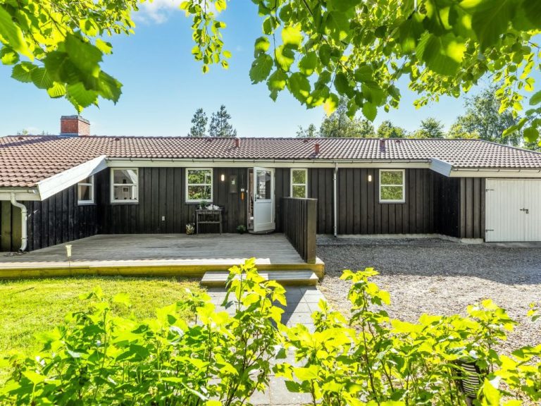 "Olli" - 600m from the sea | Boeken bij Flickmyhouse