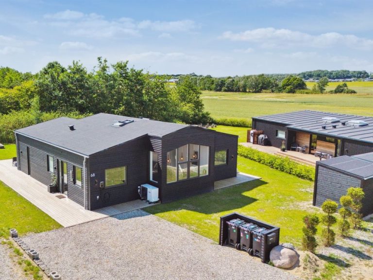 "Nissine" - 300m from the sea | Boeken bij Flickmyhouse