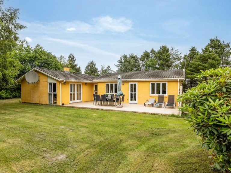 "Ahnandia" - 200m from the sea | Boeken bij Flickmyhouse