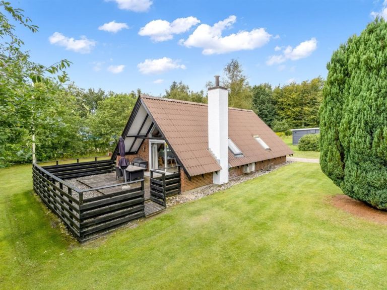 "Engelbertine" - 30km from the sea | Boeken bij Flickmyhouse