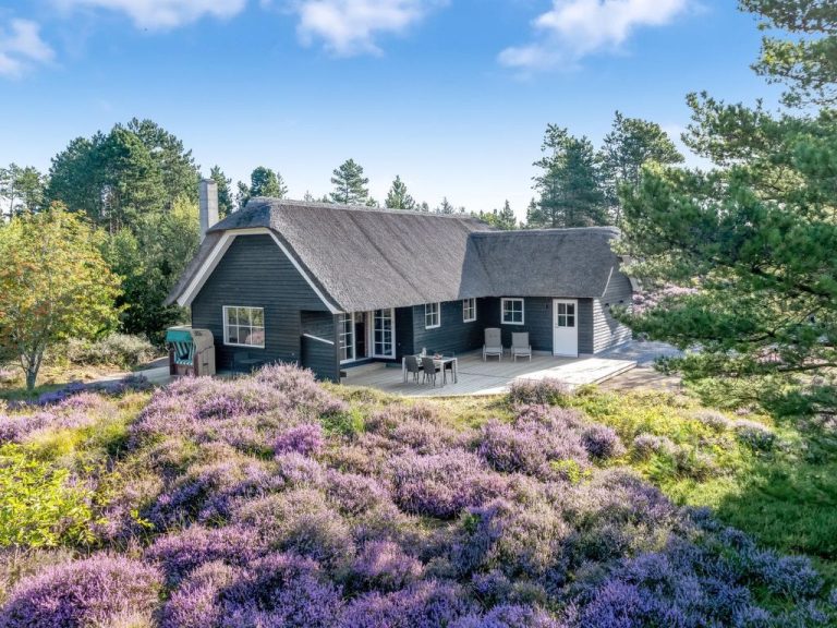 "Thorulf" - 3.5km from the sea | Boeken bij Flickmyhouse