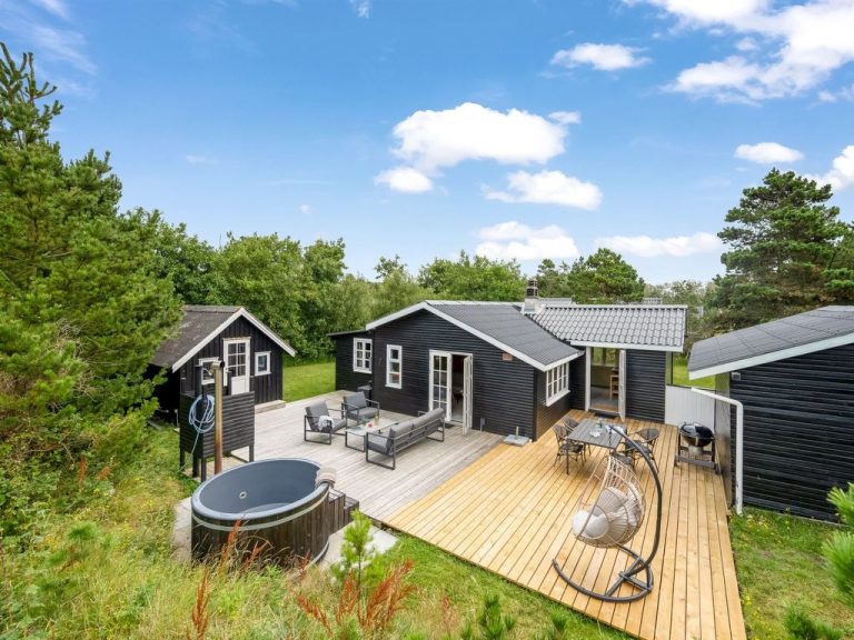 "Ljuba" - 700m from the sea | Boeken bij Flickmyhouse