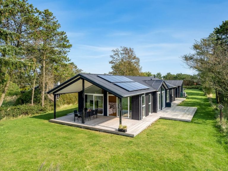 "Hildegardt" - 150m from the sea | Boeken bij Flickmyhouse