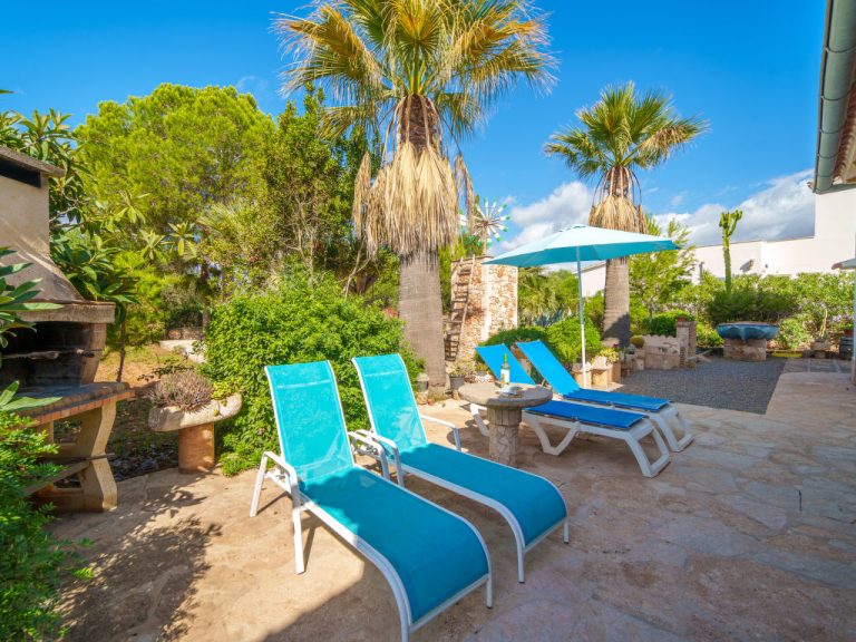 Can Damia | Boeken bij Flickmyhouse