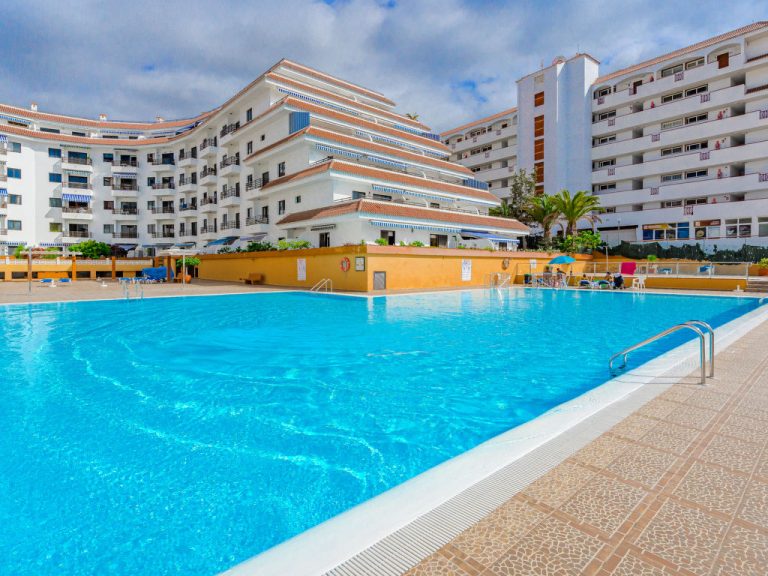 Panoramic Oceanview Escape Arena | Boeken bij Flickmyhouse