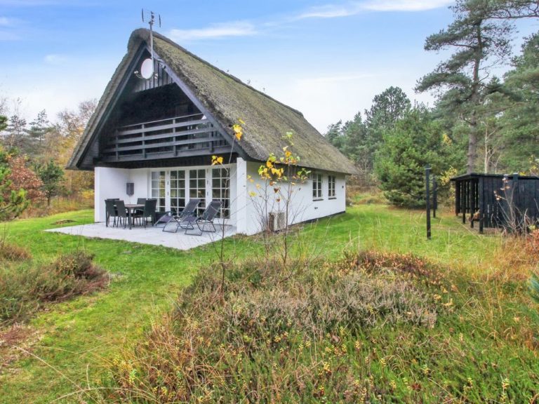 "Einari" - 1.2km from the sea | Boeken bij Flickmyhouse