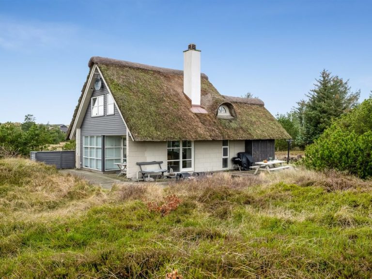 "Andrine" - 700m from the sea | Boeken bij Flickmyhouse