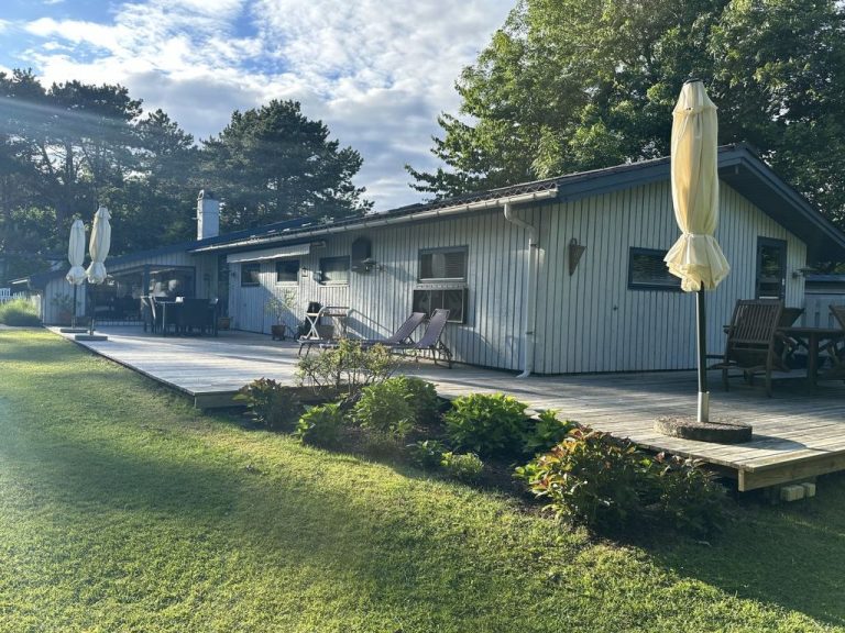 "Nnykka" - 950m from the sea | Boeken bij Flickmyhouse