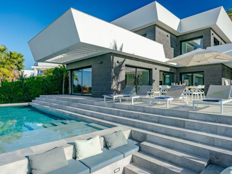 Leda | Boeken bij Flickmyhouse