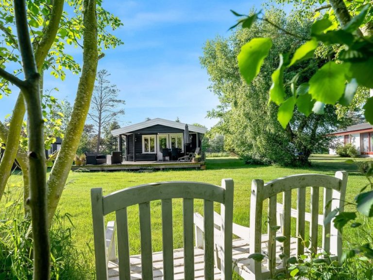 "Bengta" - 500m from the sea | Boeken bij Flickmyhouse