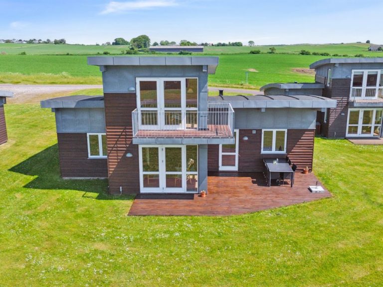 "Gudbrand" - 500m from the sea | Boeken bij Flickmyhouse