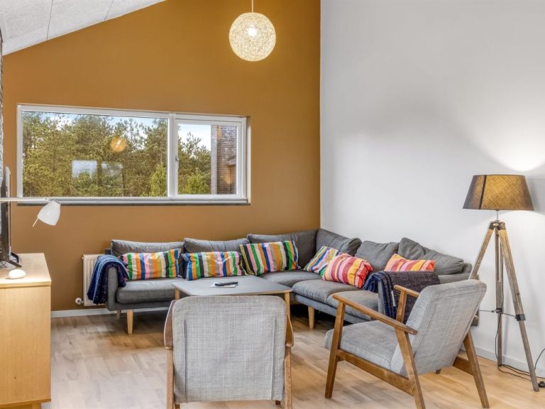 "Hunding" - 2.5km from the sea | Boeken bij Flickmyhouse