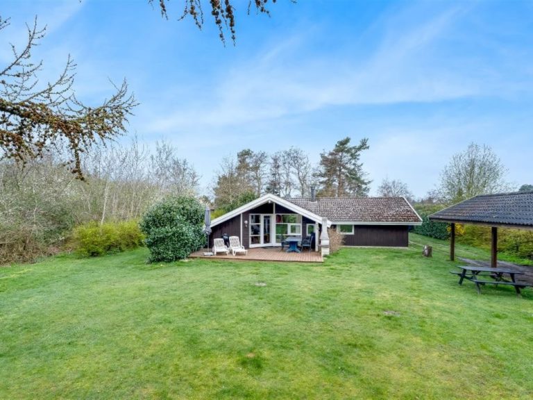 "Emili" - 300m from the sea | Boeken bij Flickmyhouse