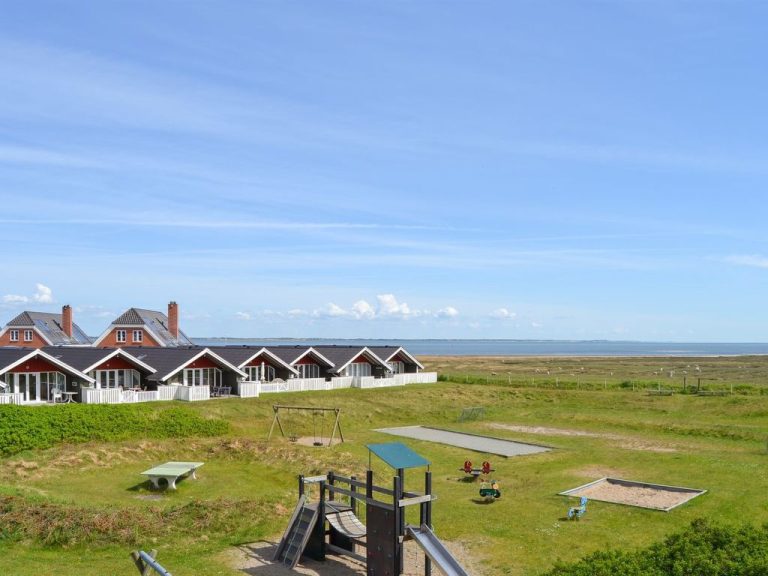 "Reinhold" - 1.9km from the sea | Boeken bij Flickmyhouse