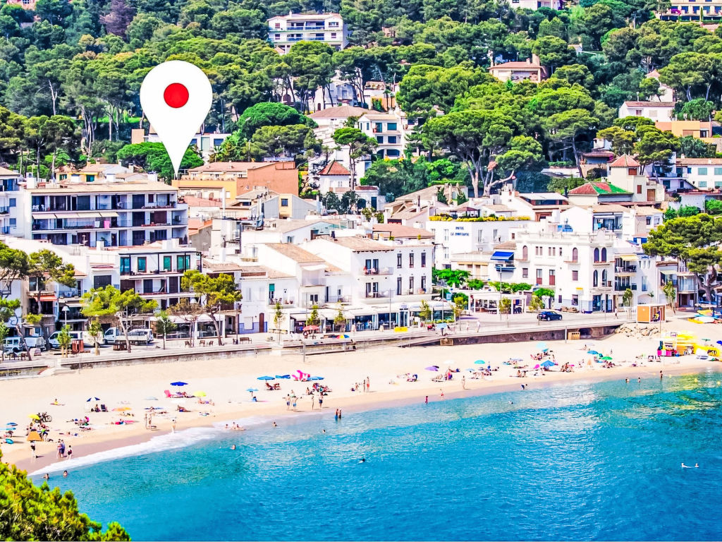 Llafranc Beach | Boeken bij Flickmyhouse