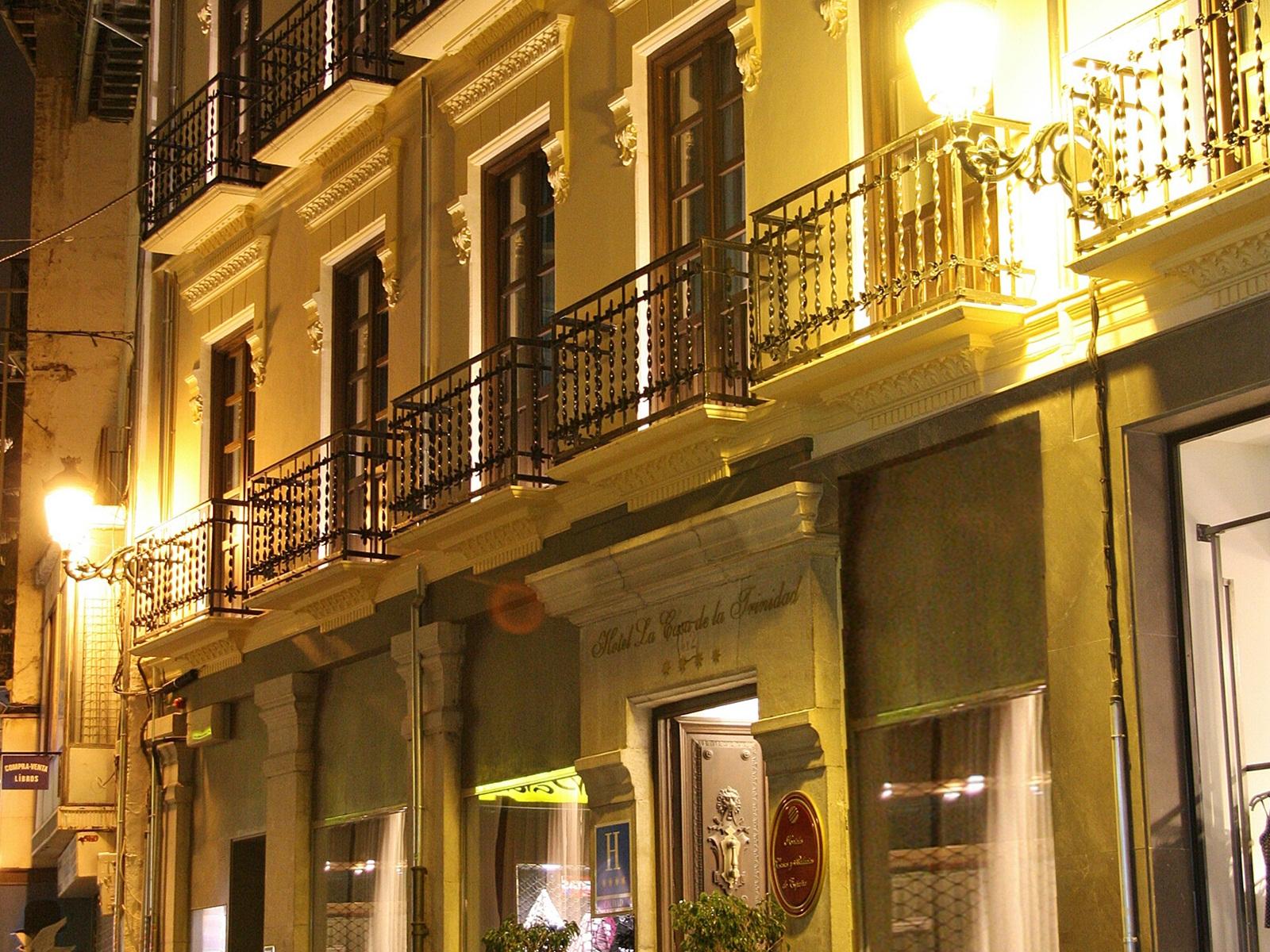 LiggingHet hotel is gelegen in het stadscentrum