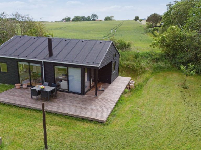 "Cita" - 350m from the sea | Boeken bij Flickmyhouse