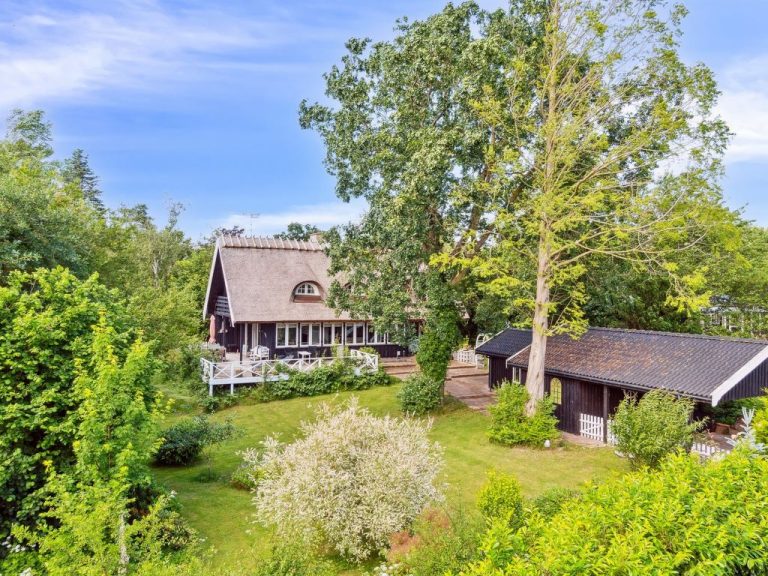 "Nanya" - 700m from the sea | Boeken bij Flickmyhouse