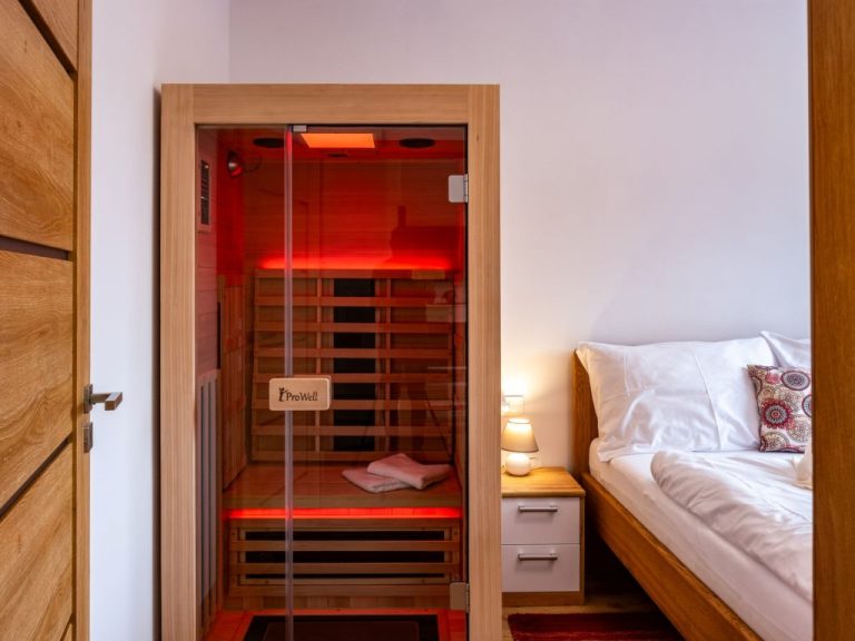 Large Mandala +sauna | Boeken bij Flickmyhouse