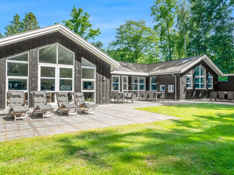 "Patrice" - 300m from the sea | Boeken bij Flickmyhouse