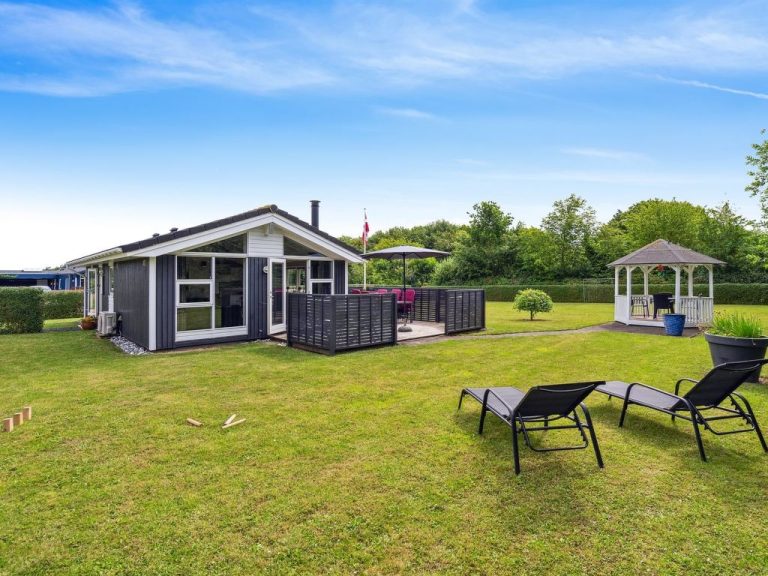 "Tayana" - 700m from the sea | Boeken bij Flickmyhouse