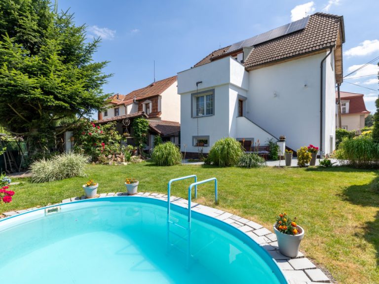 Řevnice | Boeken bij Flickmyhouse