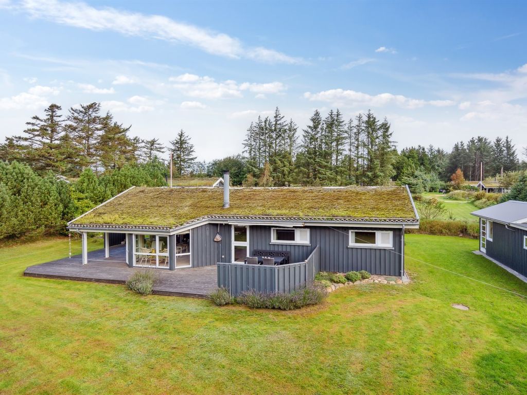 "Sigbritt" - 2.6km from the sea | Boeken bij Flickmyhouse