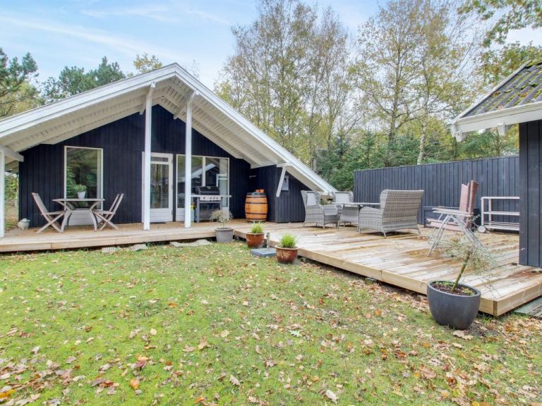 "Anttoni" - 50km from the sea | Boeken bij Flickmyhouse