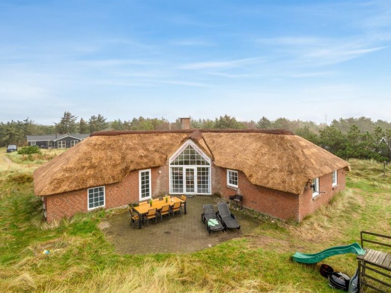 "Edlef" - 800m from the sea | Boeken bij Flickmyhouse