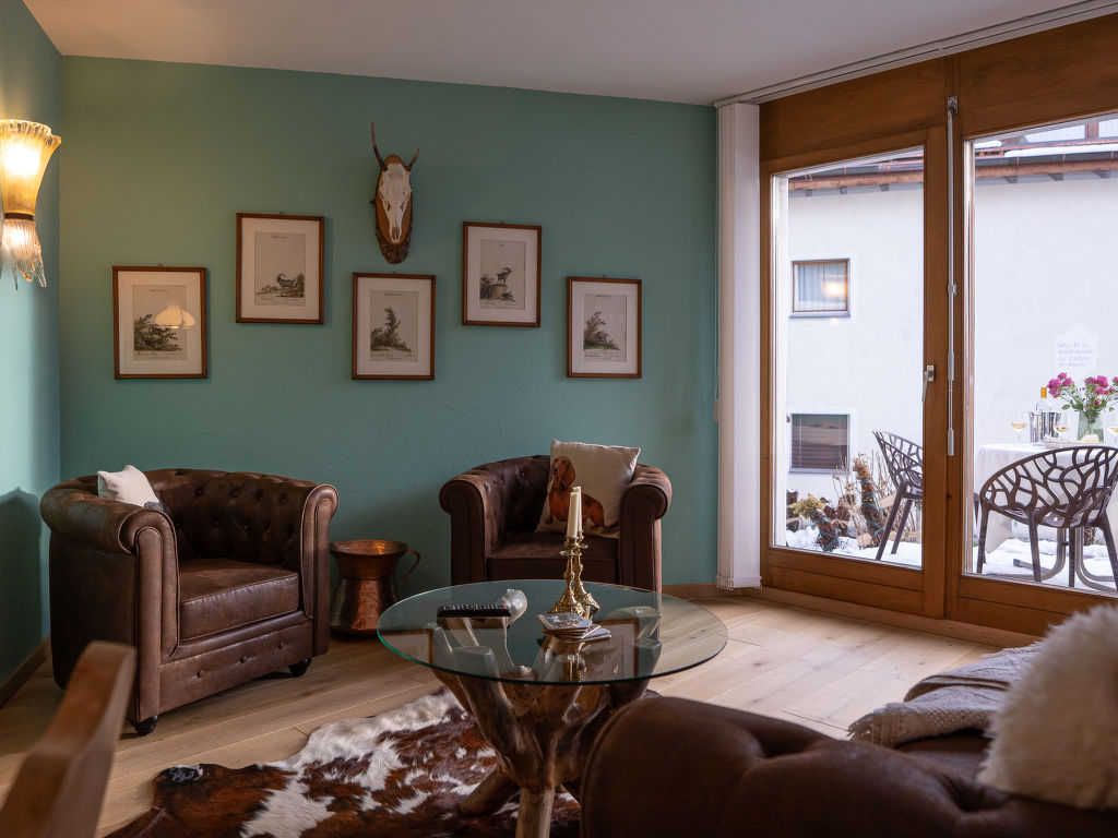 Chesa Narcissa F4 | Boeken bij Flickmyhouse