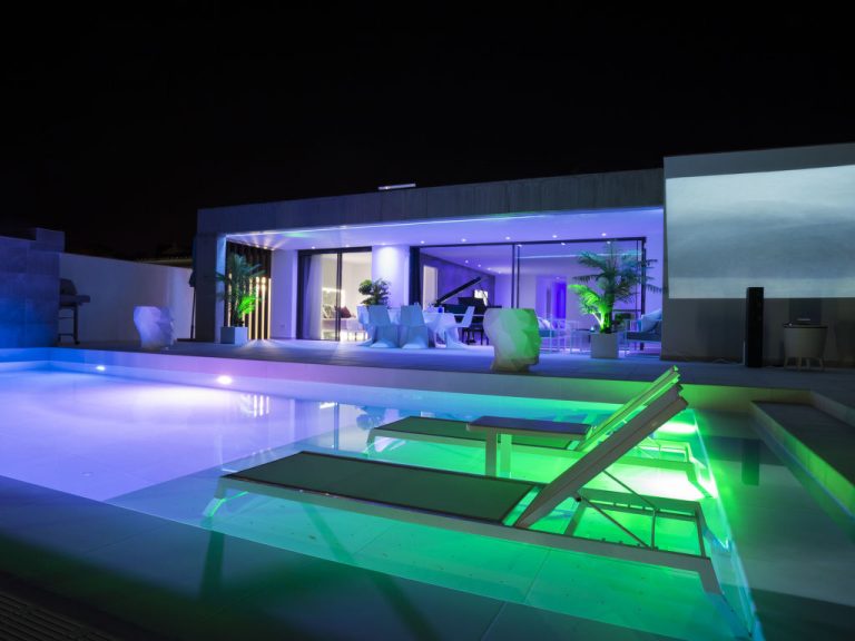 Lighthouse | Boeken bij Flickmyhouse