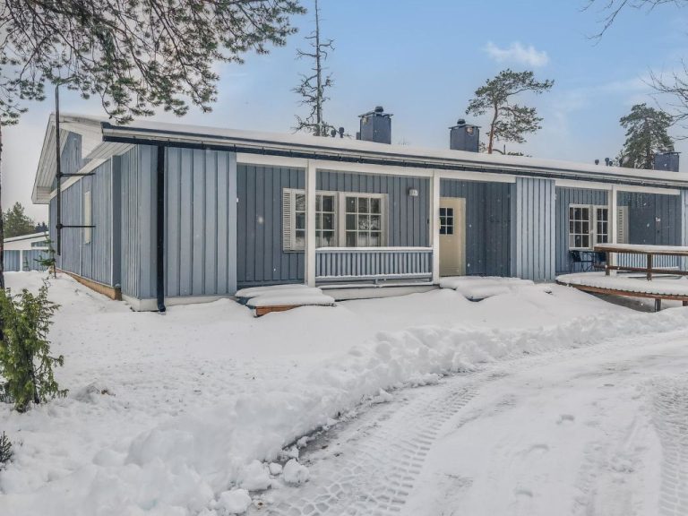 Saariseläntie 8 b 7 | Boeken bij Flickmyhouse