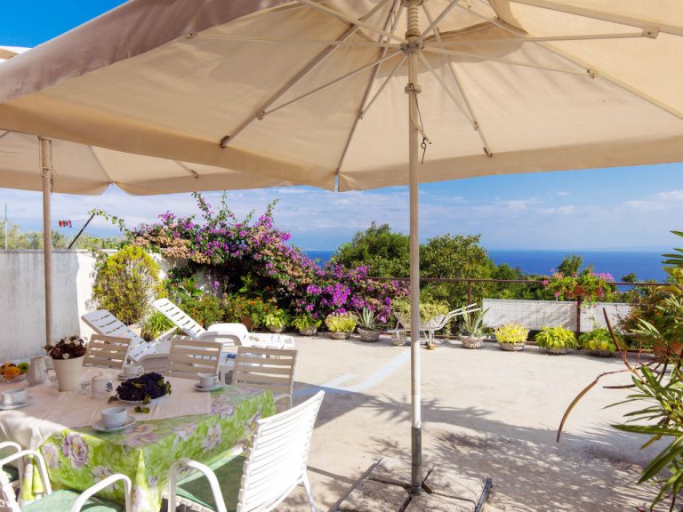 Sandalj | Boeken bij Flickmyhouse