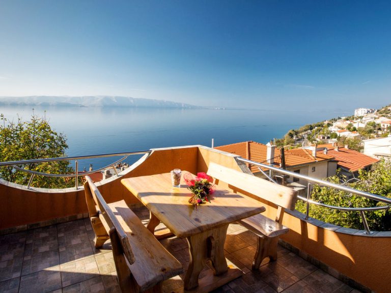 Tajana | Boeken bij Flickmyhouse