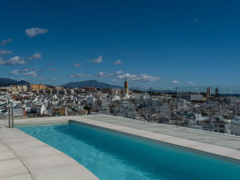 Estepona Roof Top View | Boeken bij Flickmyhouse