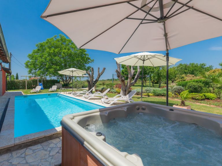 Villa Renzo | Boeken bij Flickmyhouse