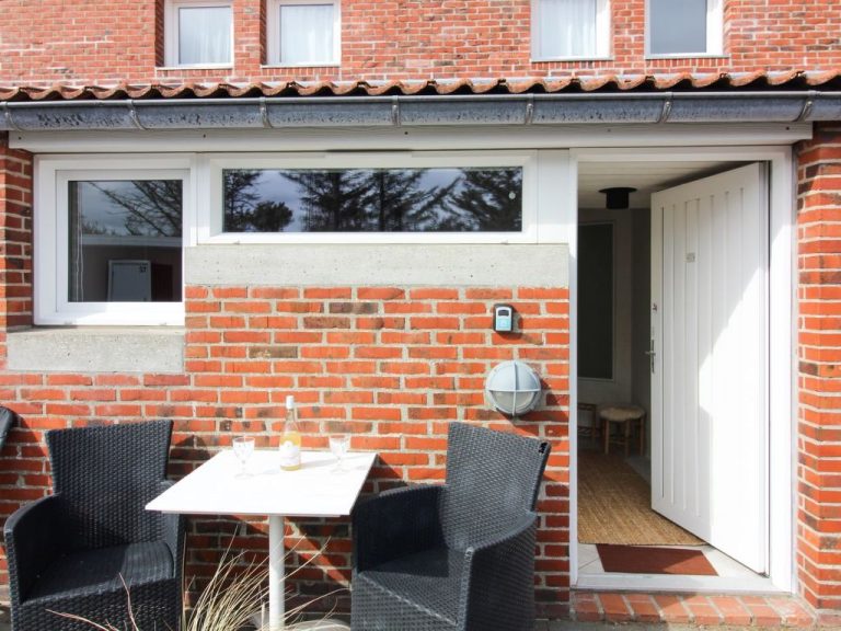 "Ulpu" - 500m from the sea | Boeken bij Flickmyhouse