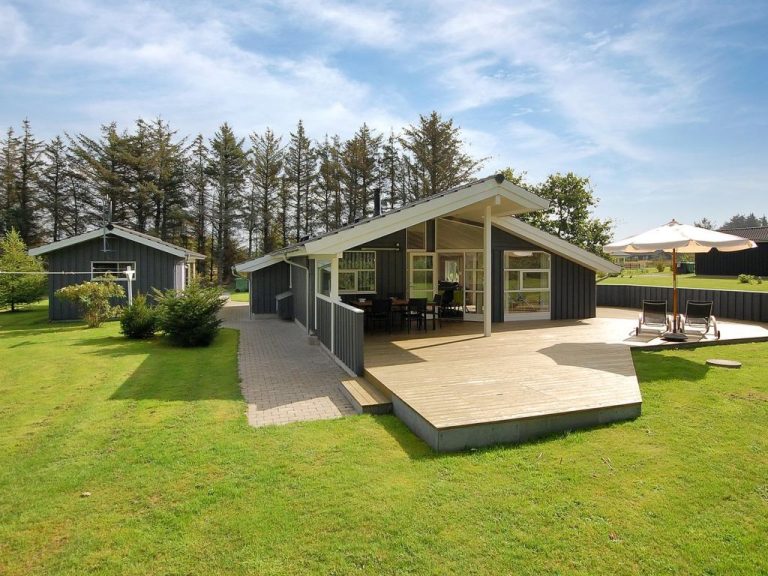 "Dimo" - 700m from the sea | Boeken bij Flickmyhouse