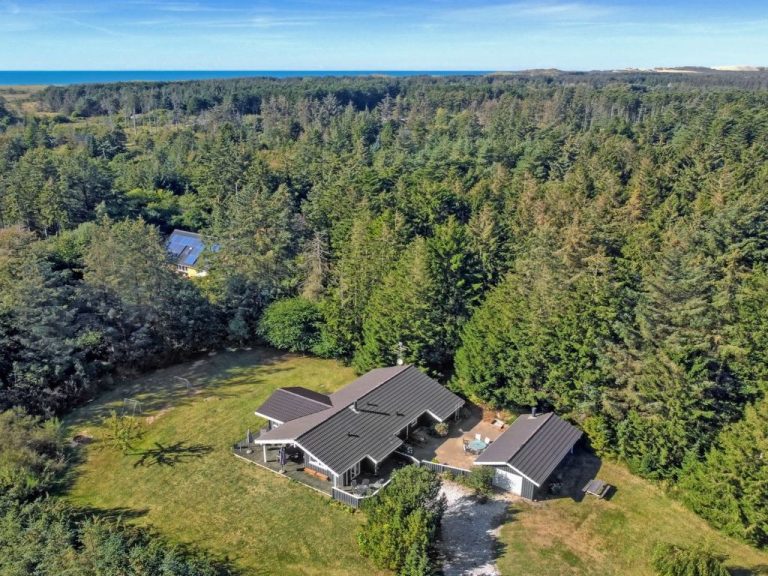 "Aniki" - 1.4km from the sea | Boeken bij Flickmyhouse