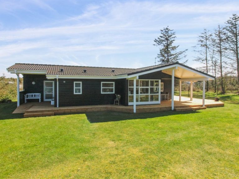 "Troels" - 750m from the sea | Boeken bij Flickmyhouse