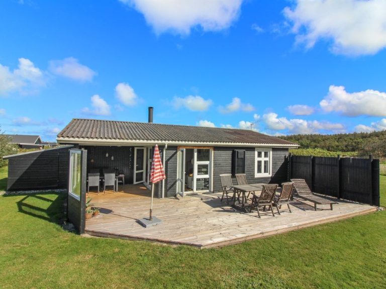 "Nariman" - 650m from the sea | Boeken bij Flickmyhouse